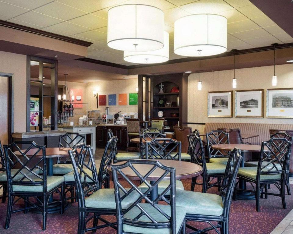 Comfort Suites Starkville Extérieur photo