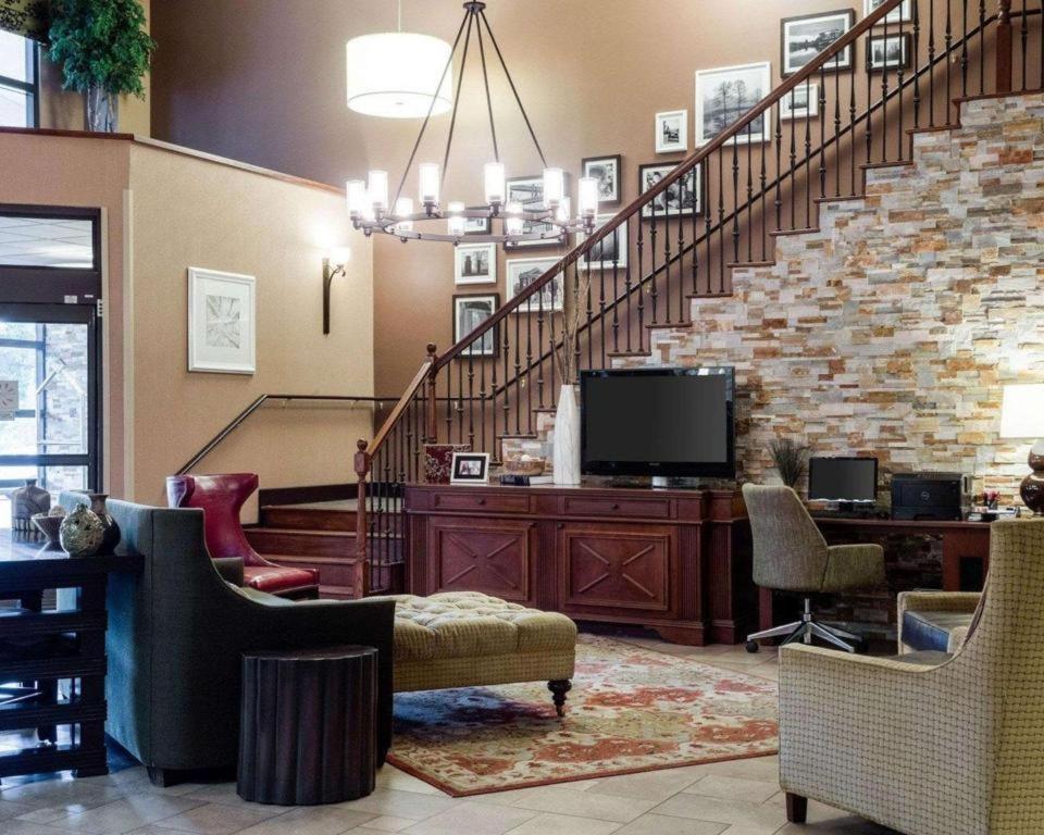 Comfort Suites Starkville Extérieur photo