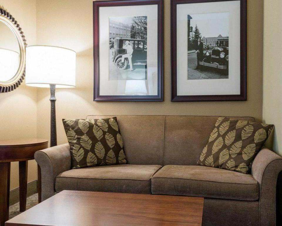 Comfort Suites Starkville Extérieur photo