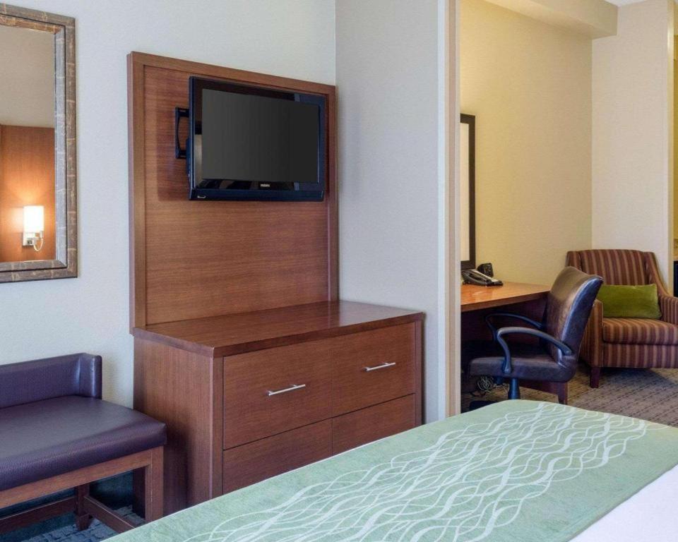 Comfort Suites Starkville Extérieur photo