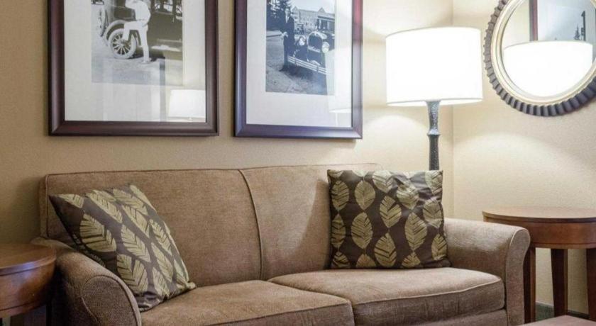 Comfort Suites Starkville Extérieur photo